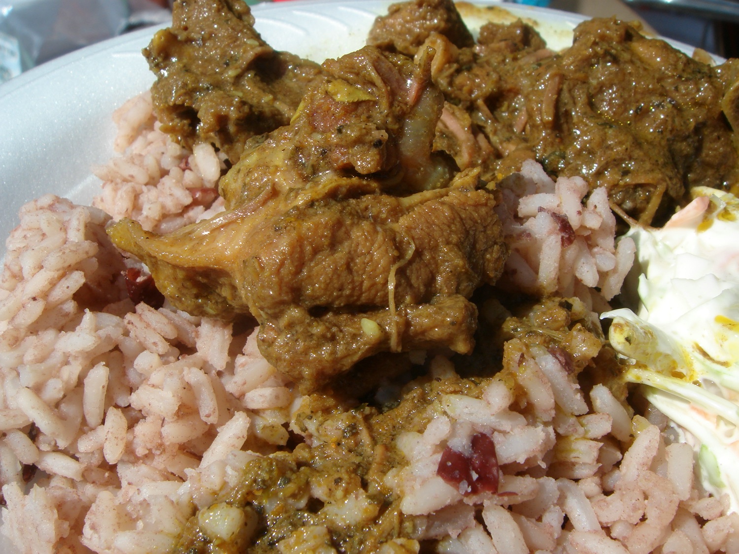 Colombo de cabri mijoté aux épices créoles